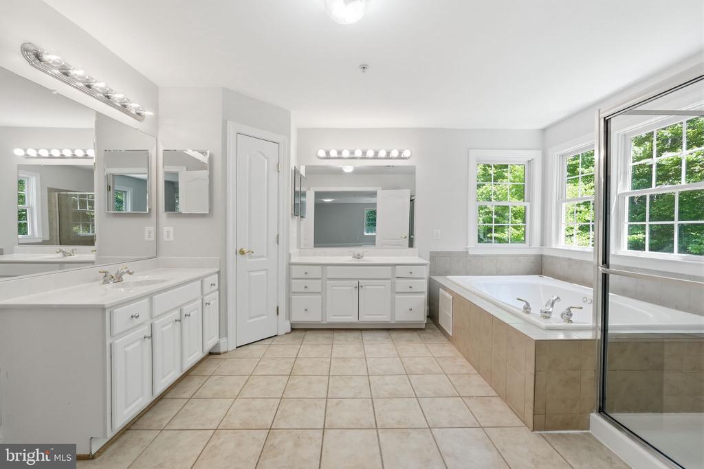 1801 SOUTHWOOD COURT