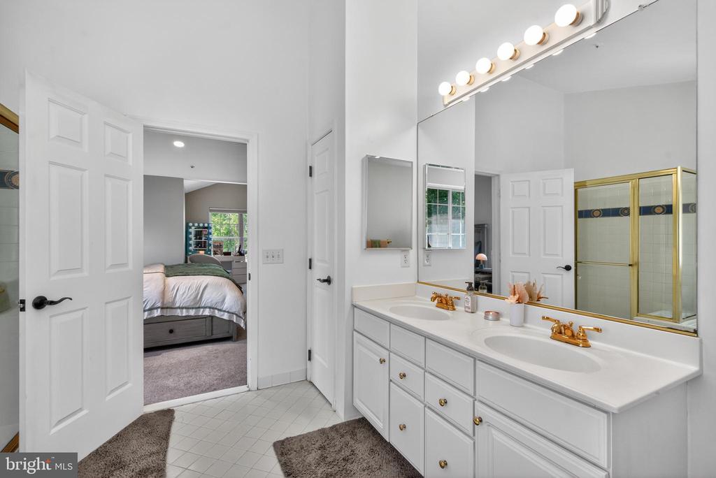 7817 AYLESFORD LANE