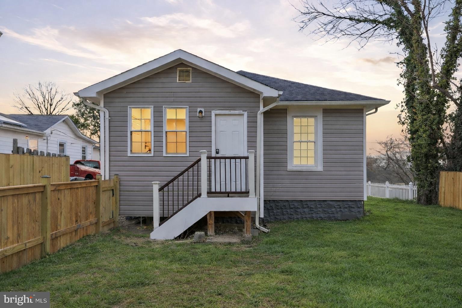 1126 JANSEN AVENUE