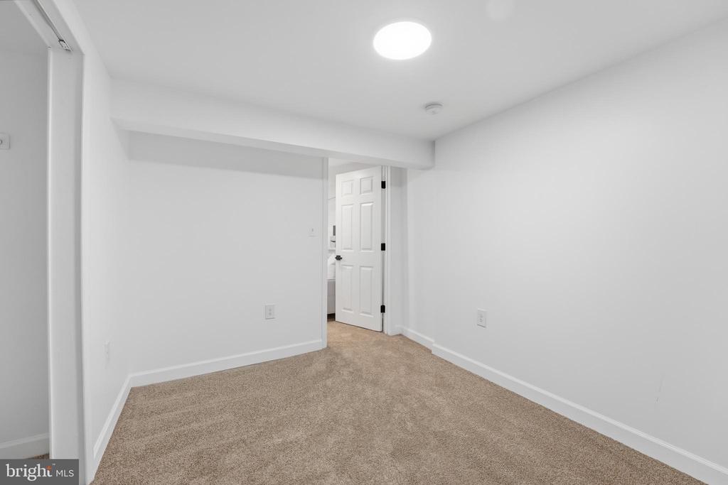 1126 JANSEN AVENUE