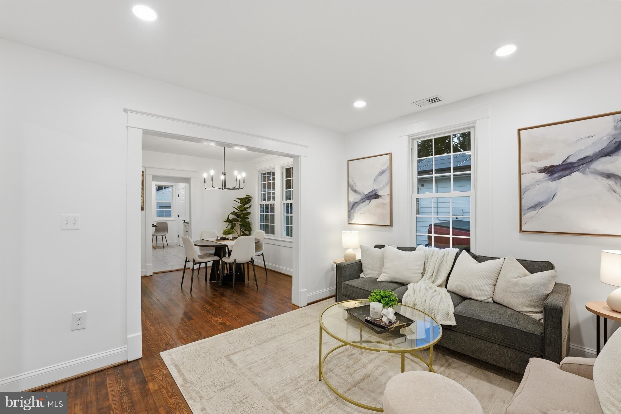 1126 JANSEN AVENUE