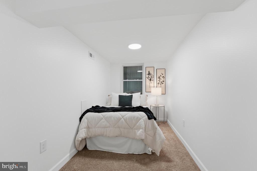 1126 JANSEN AVENUE