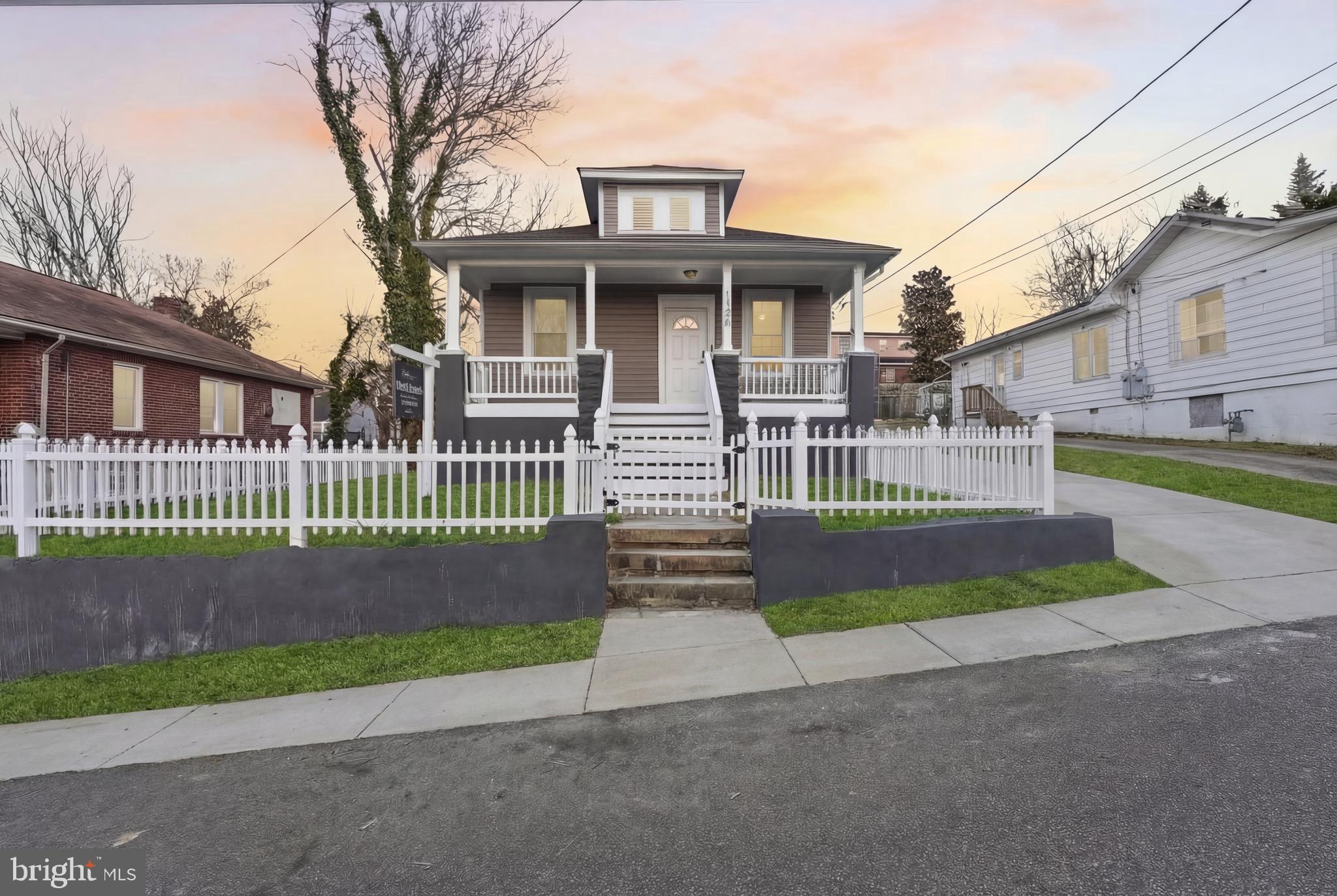 1126 JANSEN AVENUE