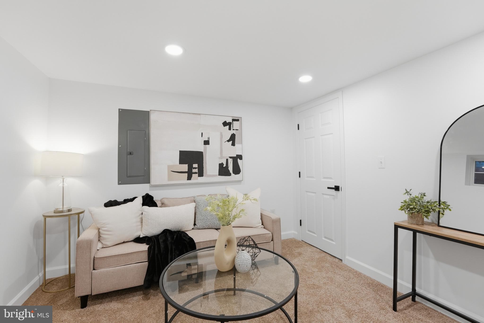 1126 JANSEN AVENUE
