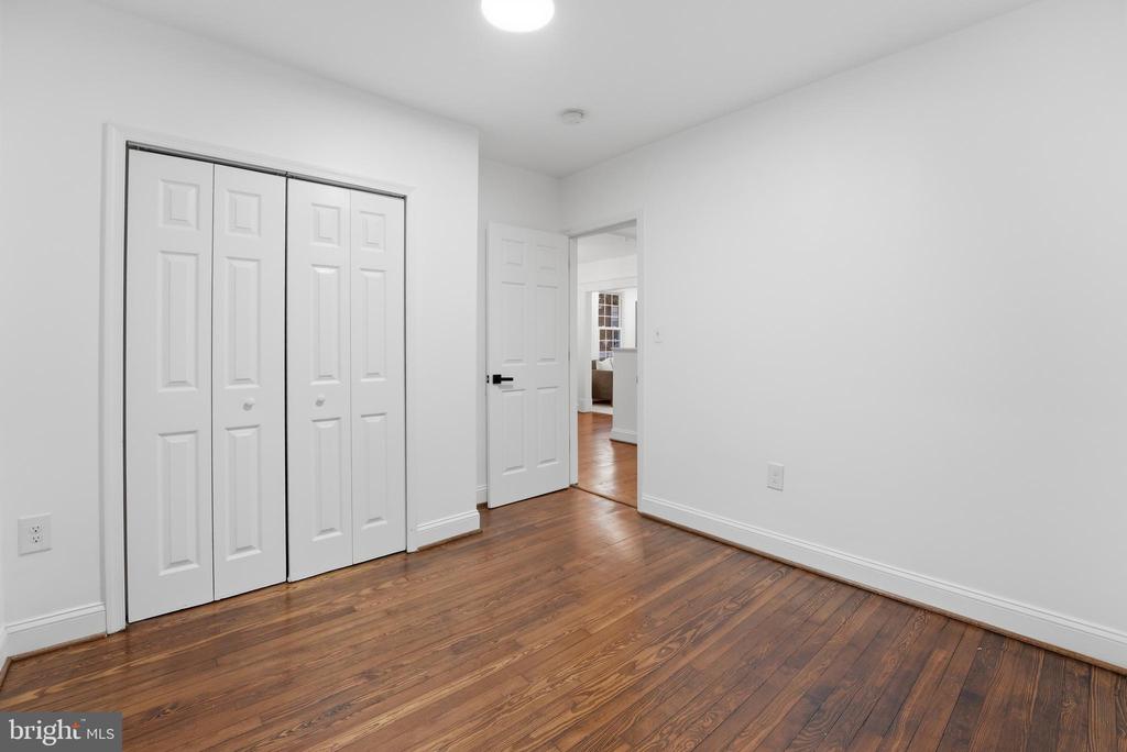 1126 JANSEN AVENUE