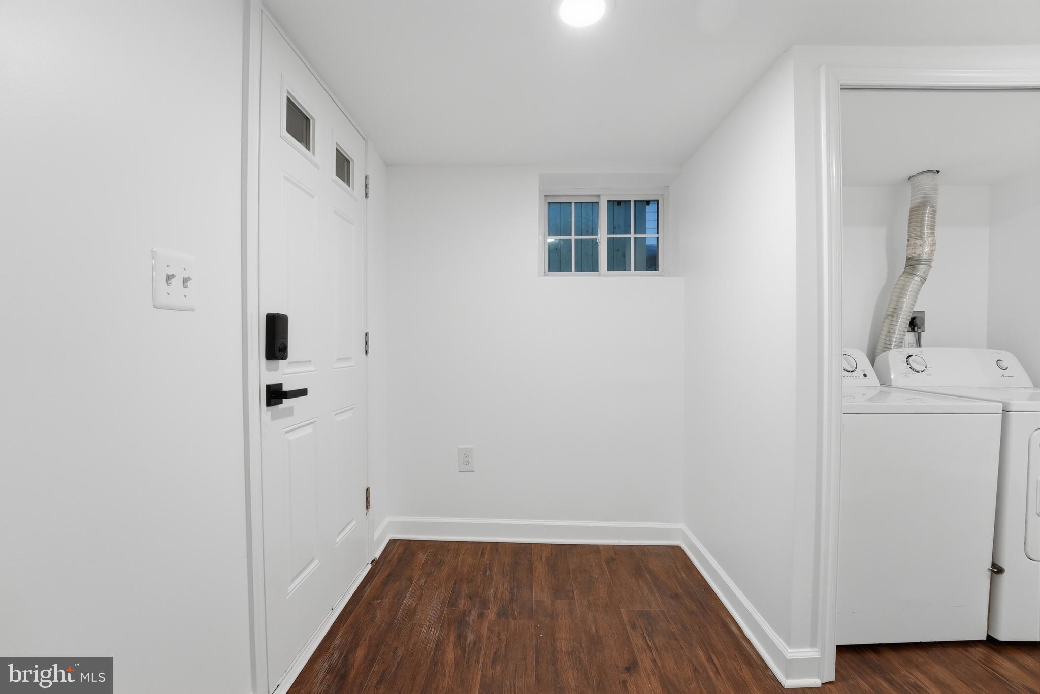 1126 JANSEN AVENUE