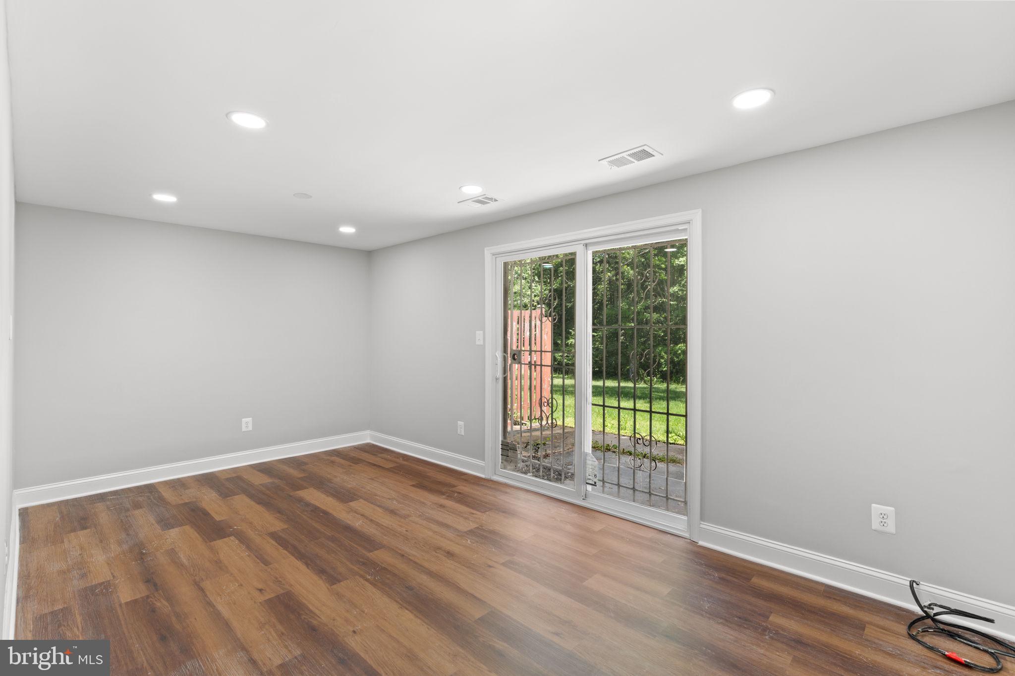 1709 DUTCH VILLAGE DRIVE M-394