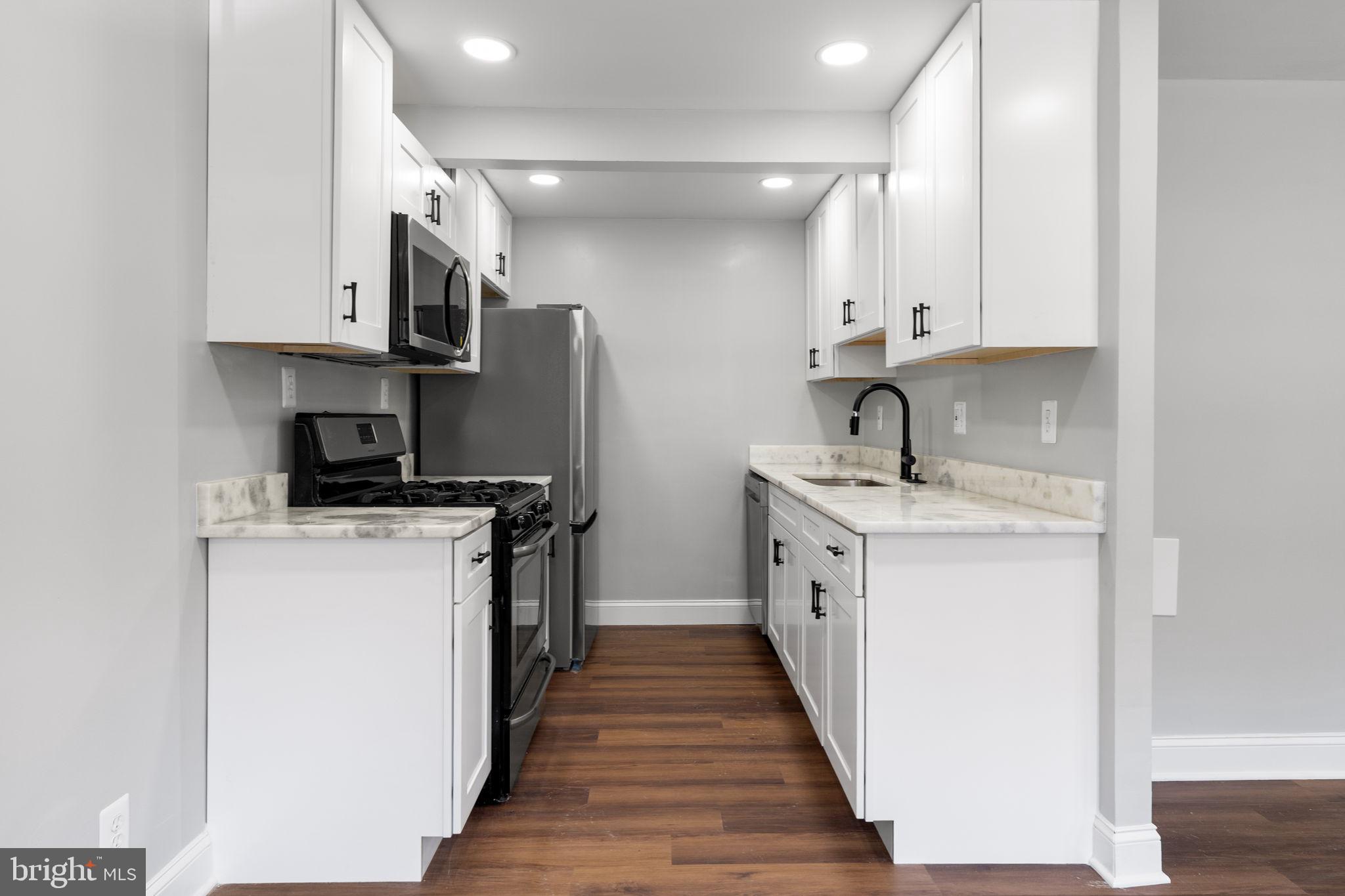 1709 DUTCH VILLAGE DRIVE M-394