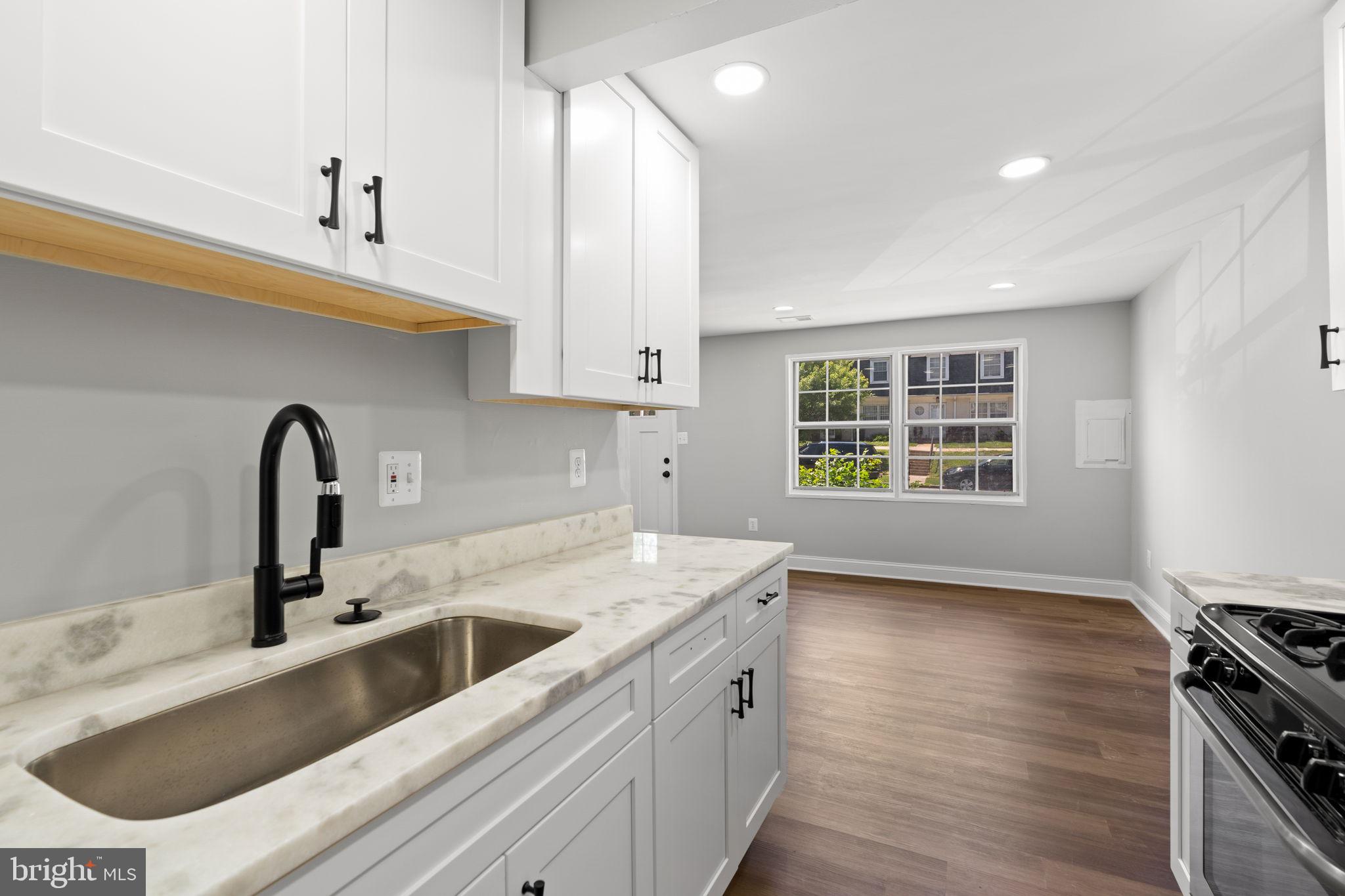 1709 DUTCH VILLAGE DRIVE M-394