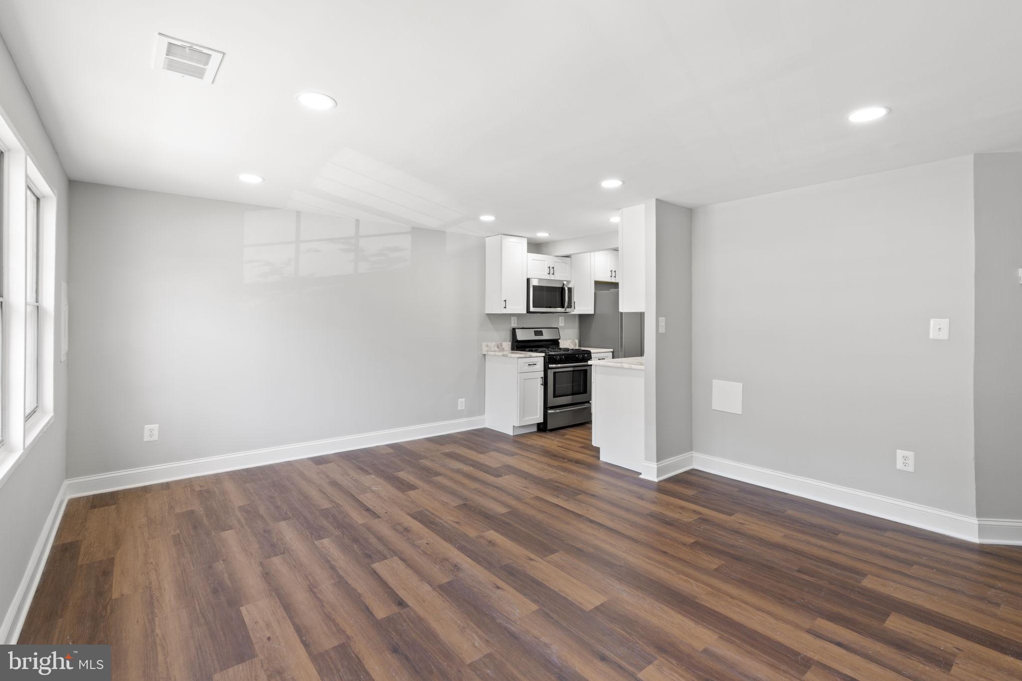 1709 DUTCH VILLAGE DRIVE M-394