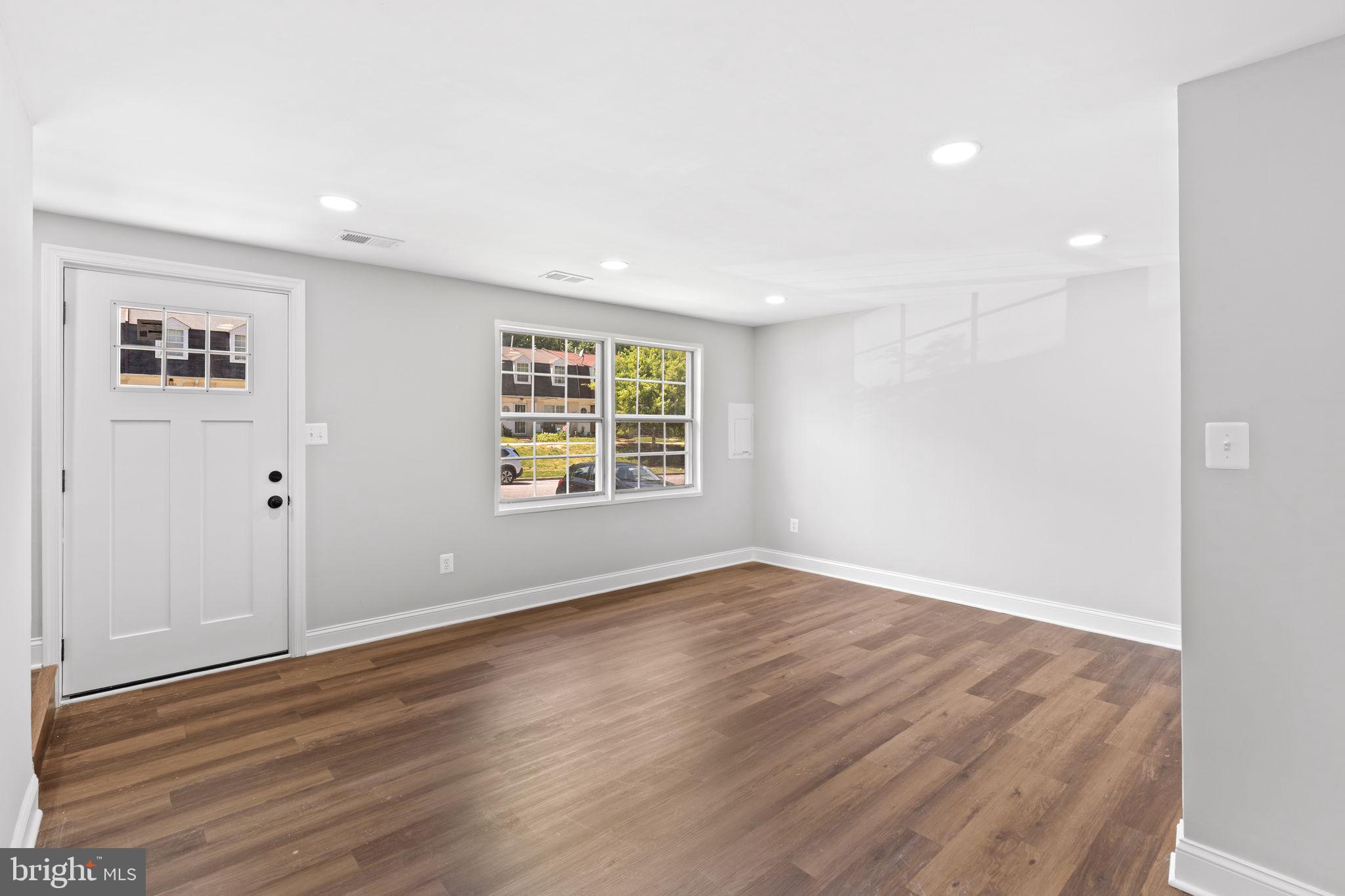 1709 DUTCH VILLAGE DRIVE M-394