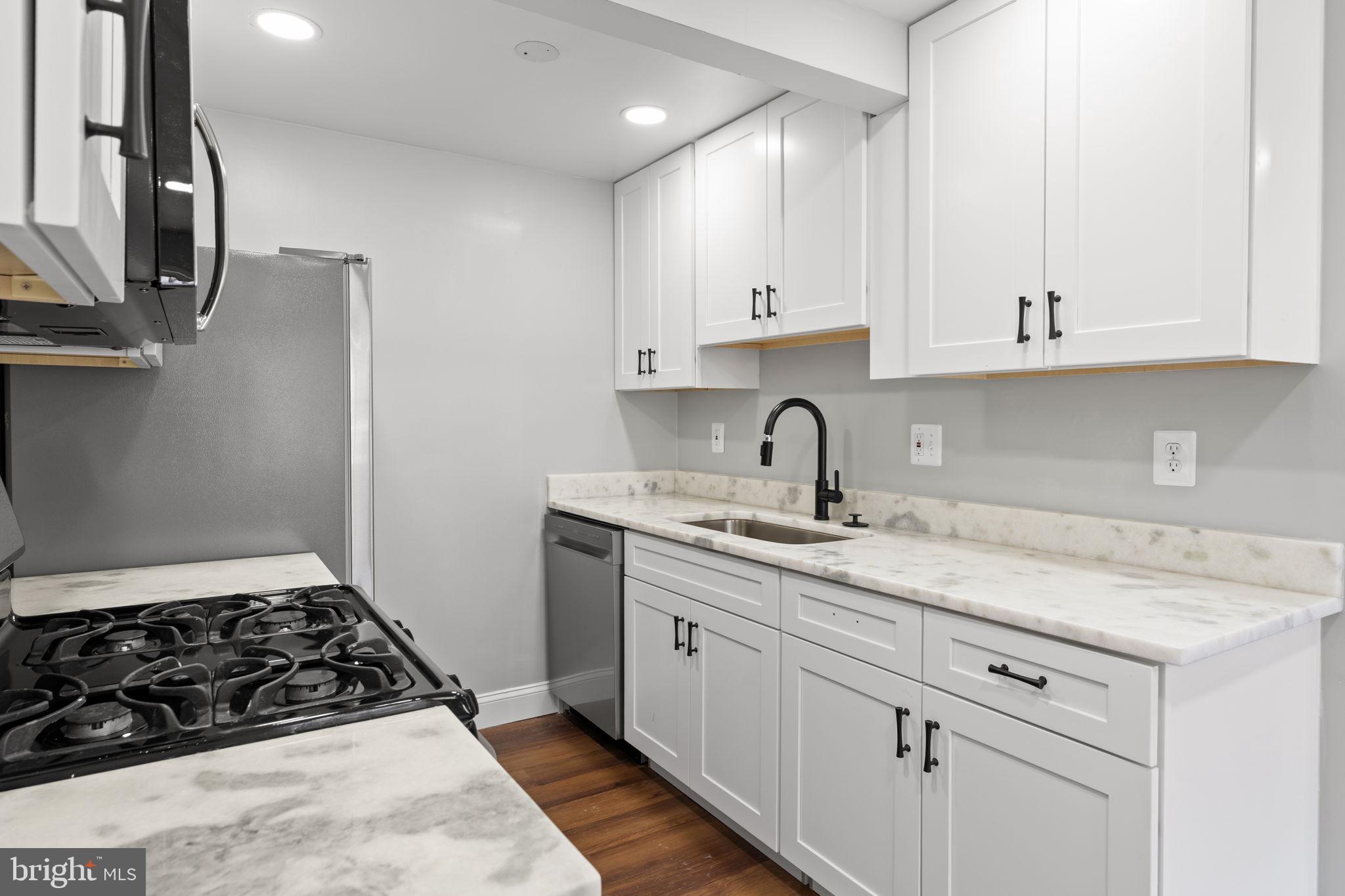 1709 DUTCH VILLAGE DRIVE M-394
