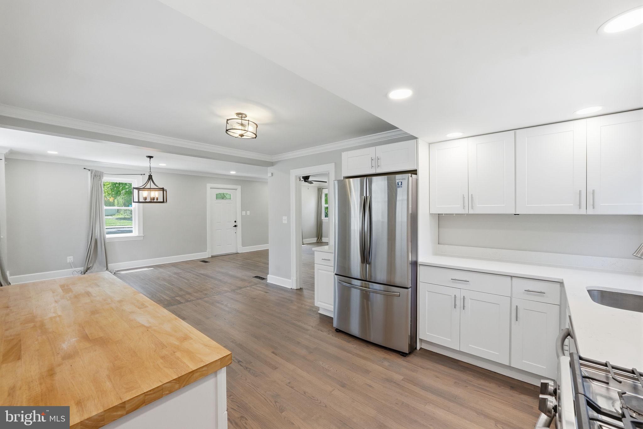 6704 BOXWOOD DRIVE