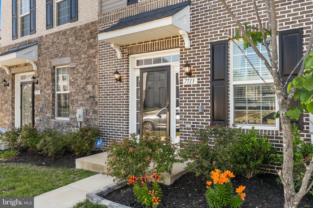 7713 PRESIDENTIAL PARKWAY