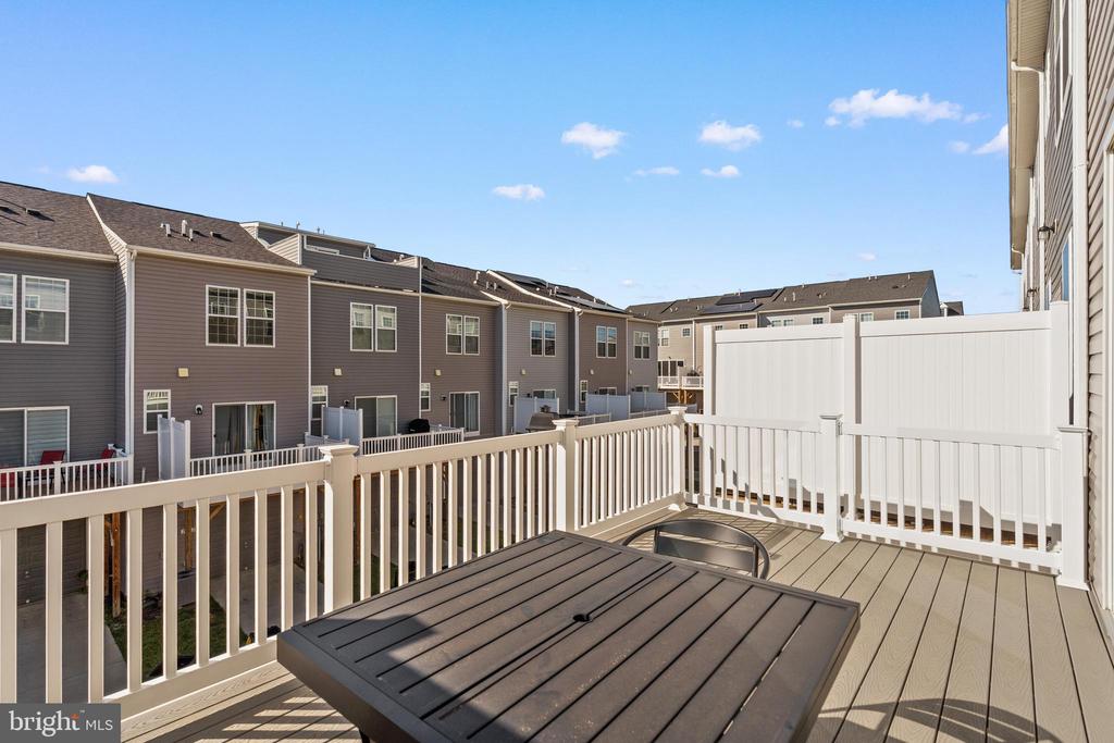 7713 PRESIDENTIAL PARKWAY