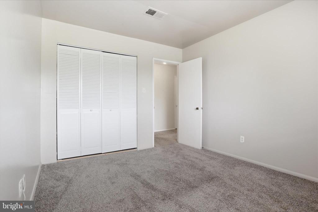 10214 PRINCE PLACE 8-202