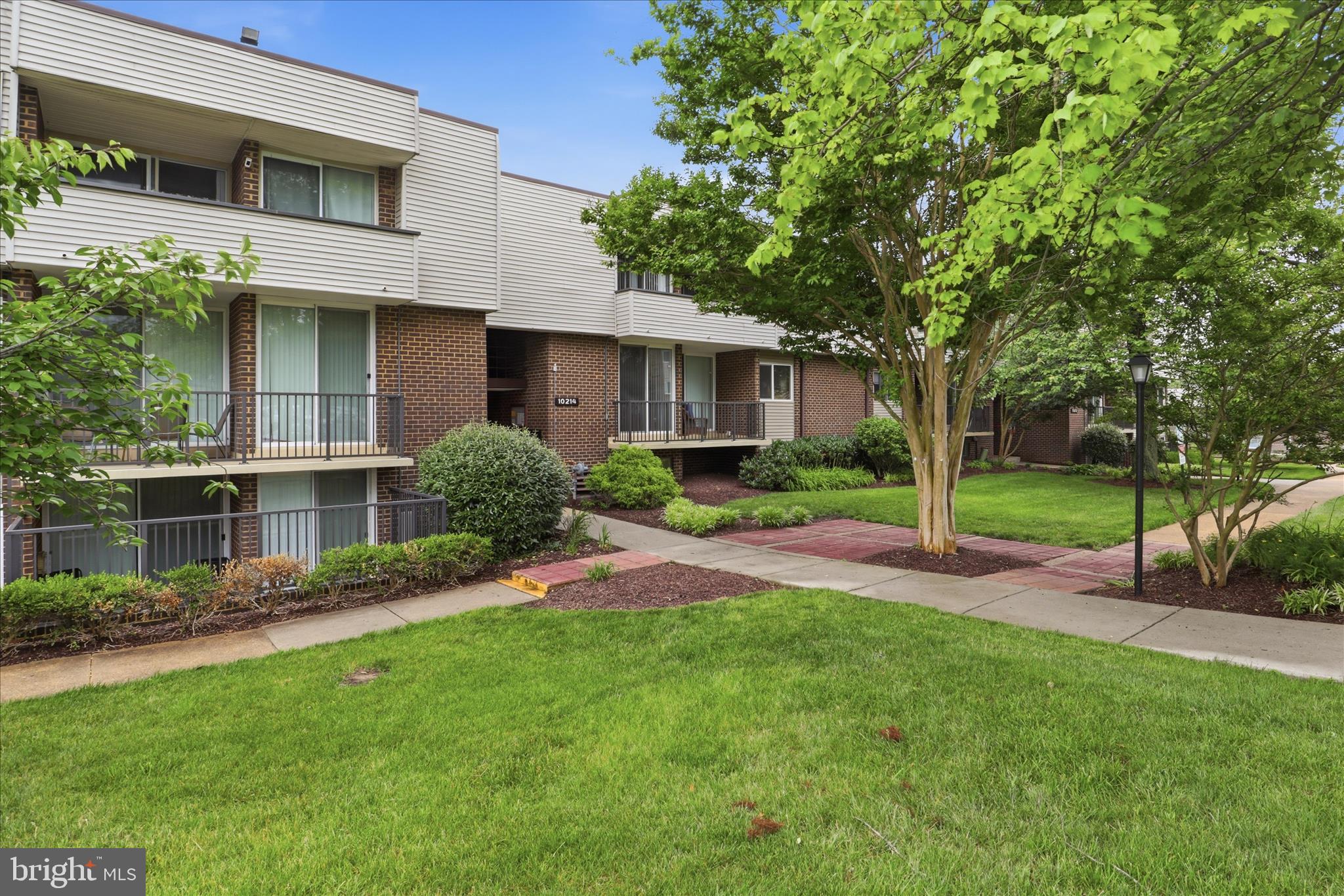 10214 PRINCE PLACE 8-202