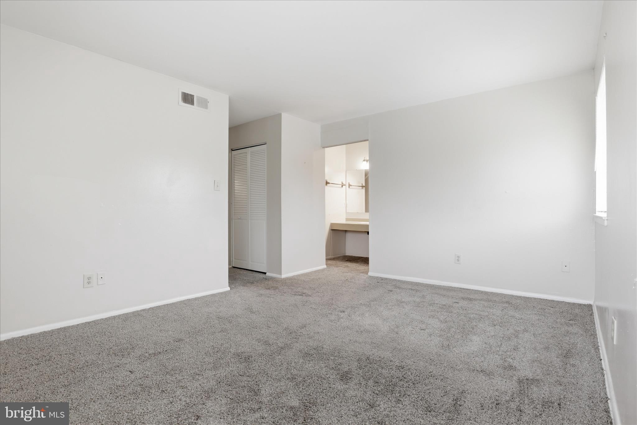 10214 PRINCE PLACE 8-202