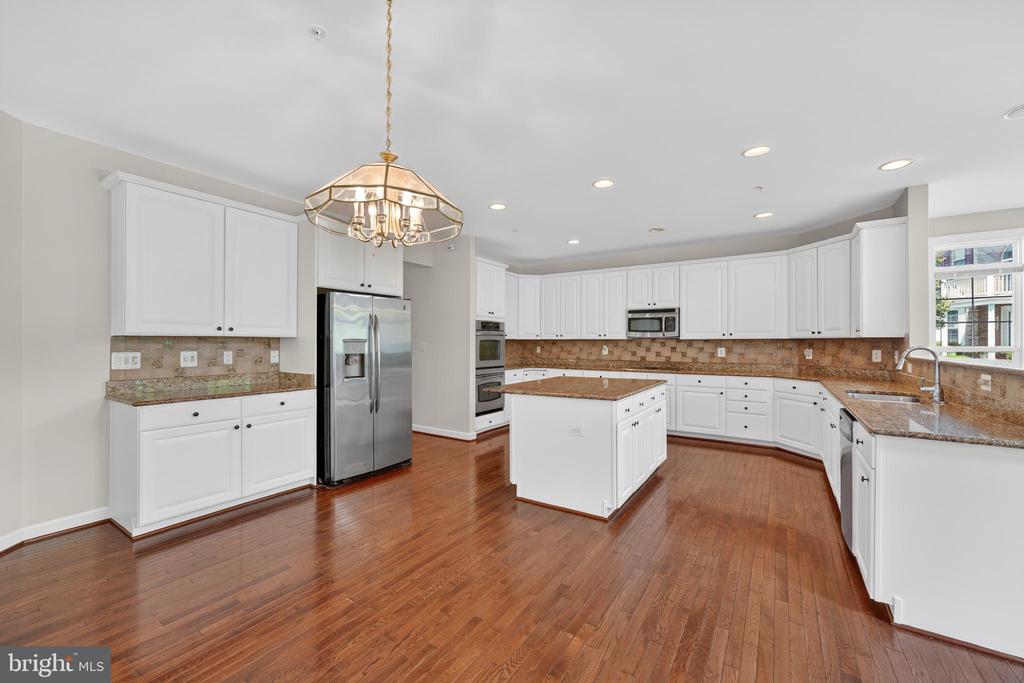 13330 LENFANT DRIVE