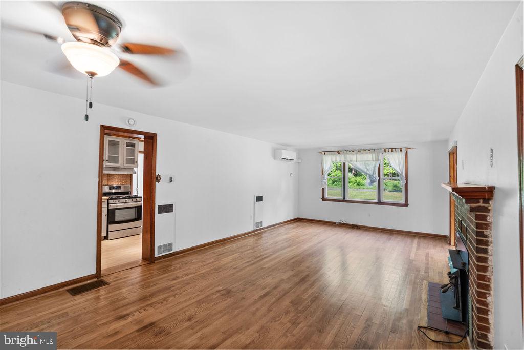 10301 LIVINGSTON ROAD