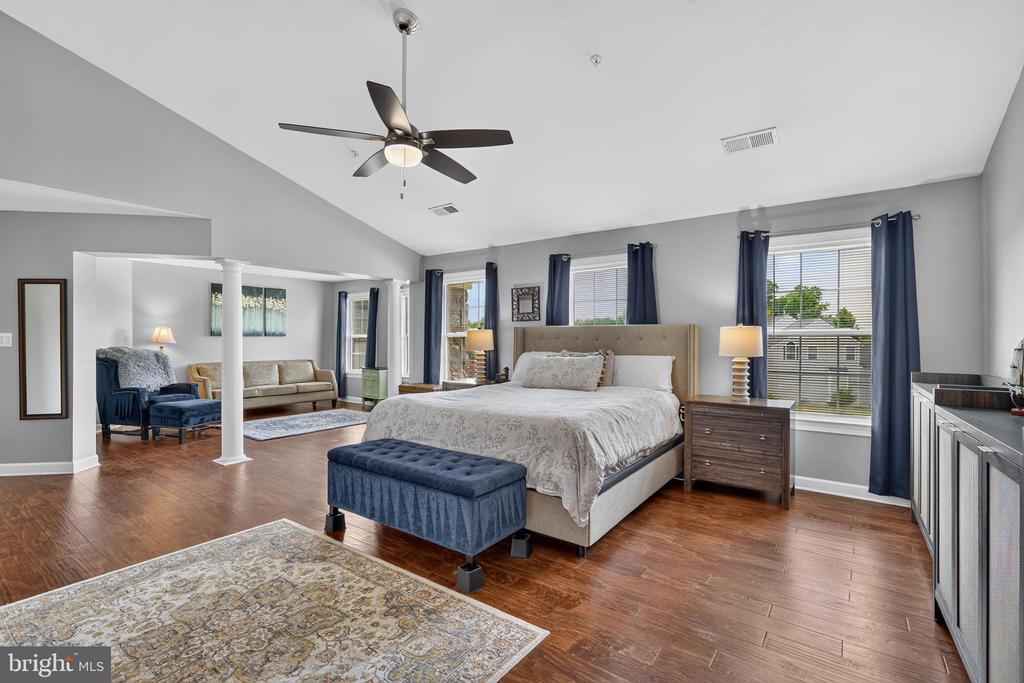 11705 HORSE STABLE COURT
