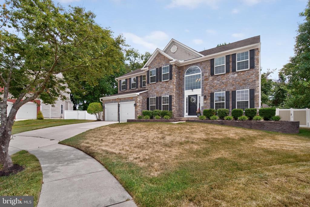 11705 HORSE STABLE COURT