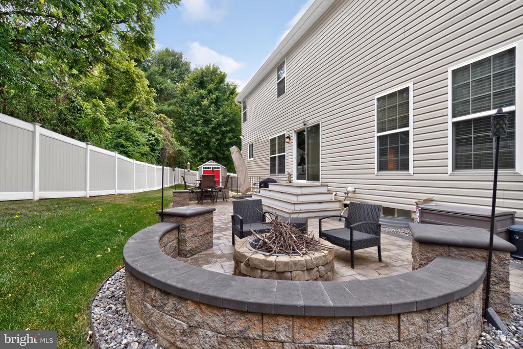 11705 HORSE STABLE COURT