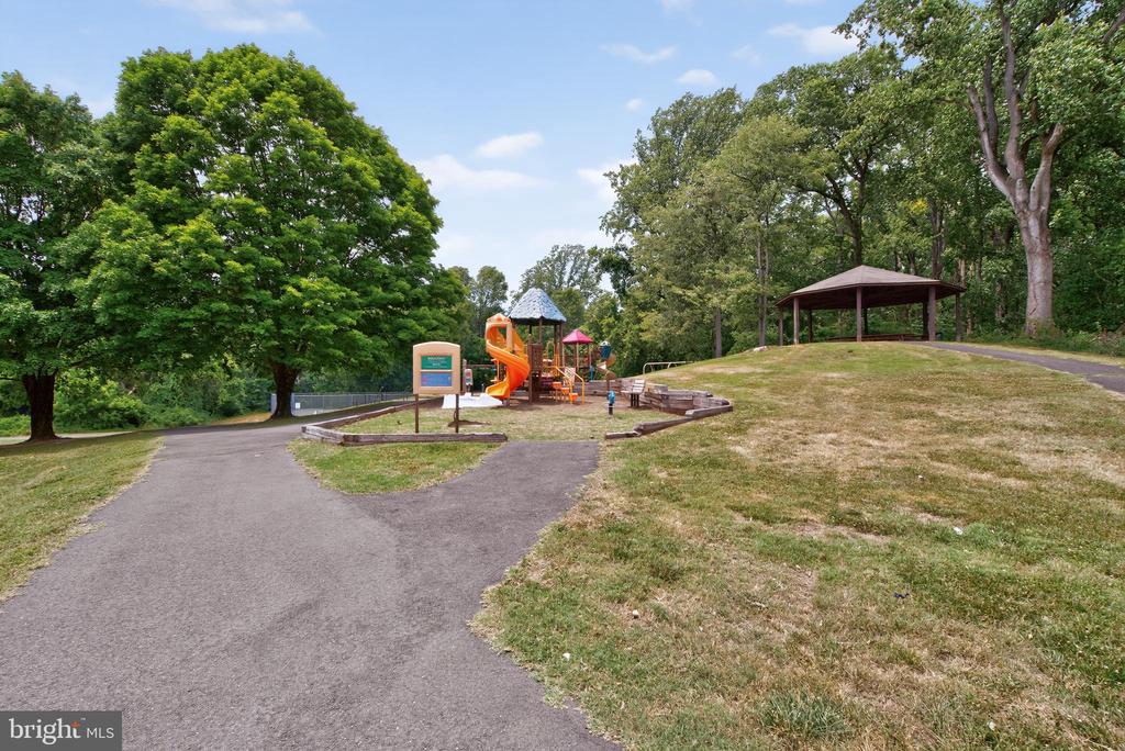 11705 HORSE STABLE COURT