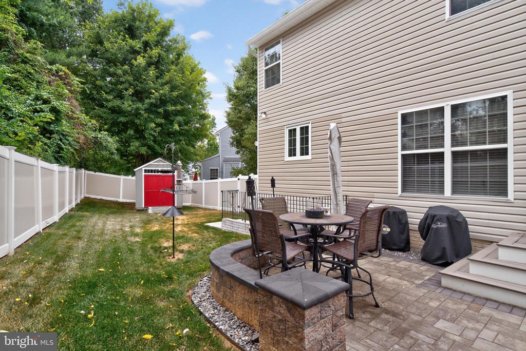 11705 HORSE STABLE COURT