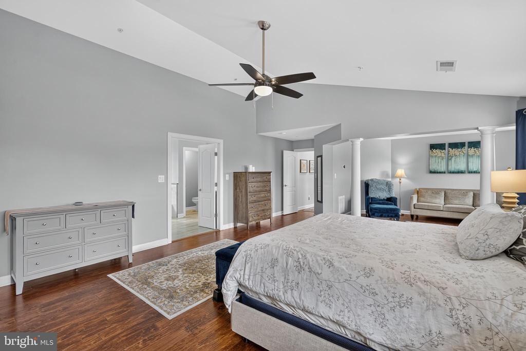 11705 HORSE STABLE COURT
