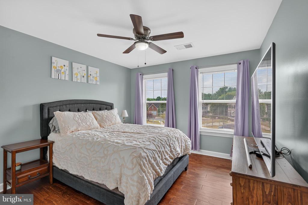 11705 HORSE STABLE COURT