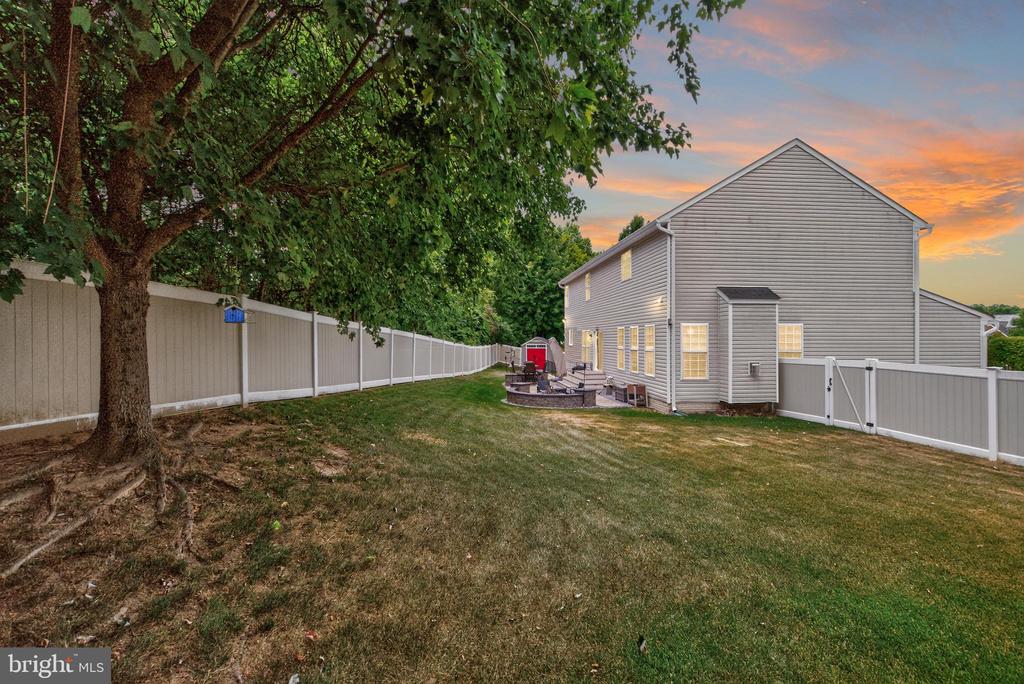 11705 HORSE STABLE COURT