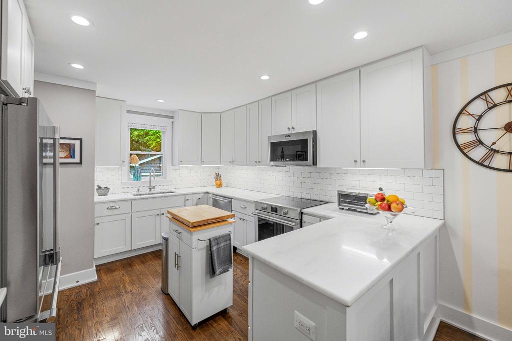 4107 QUEENSBURY ROAD