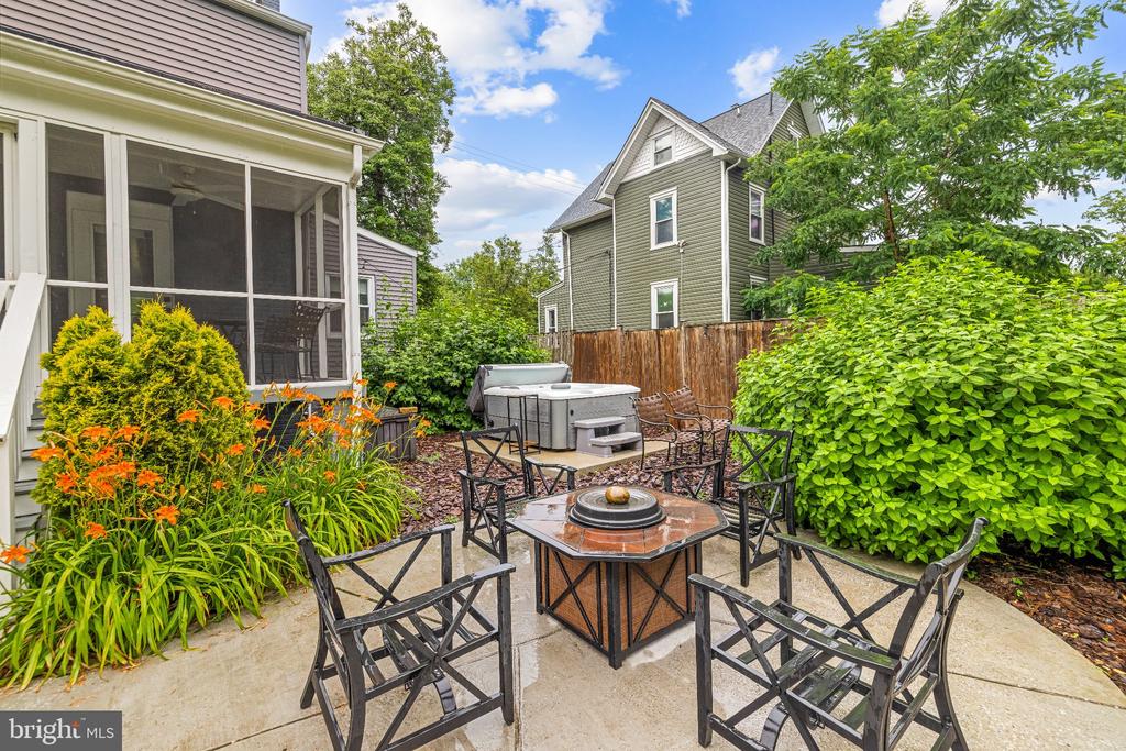 4107 QUEENSBURY ROAD