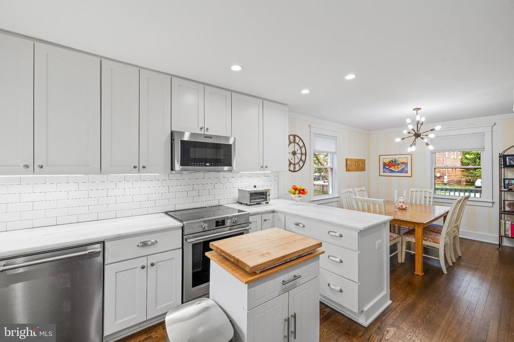 4107 QUEENSBURY ROAD