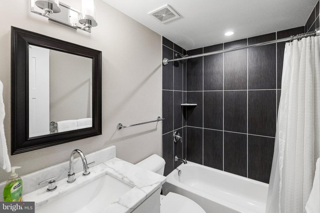 4107 QUEENSBURY ROAD