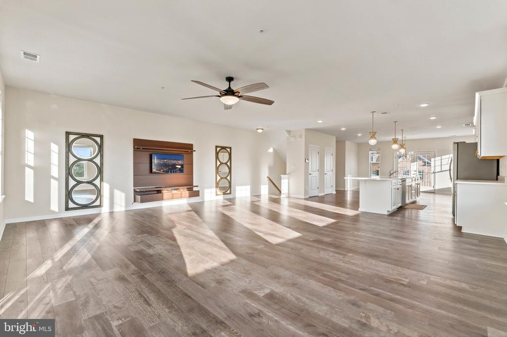 9602 TEALBRIAR DRIVE