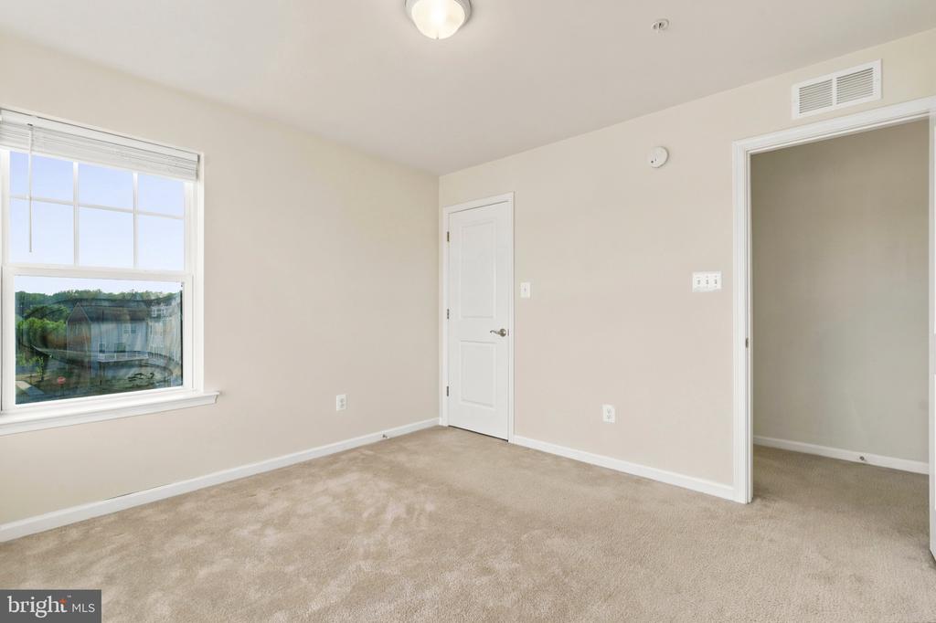 9602 TEALBRIAR DRIVE
