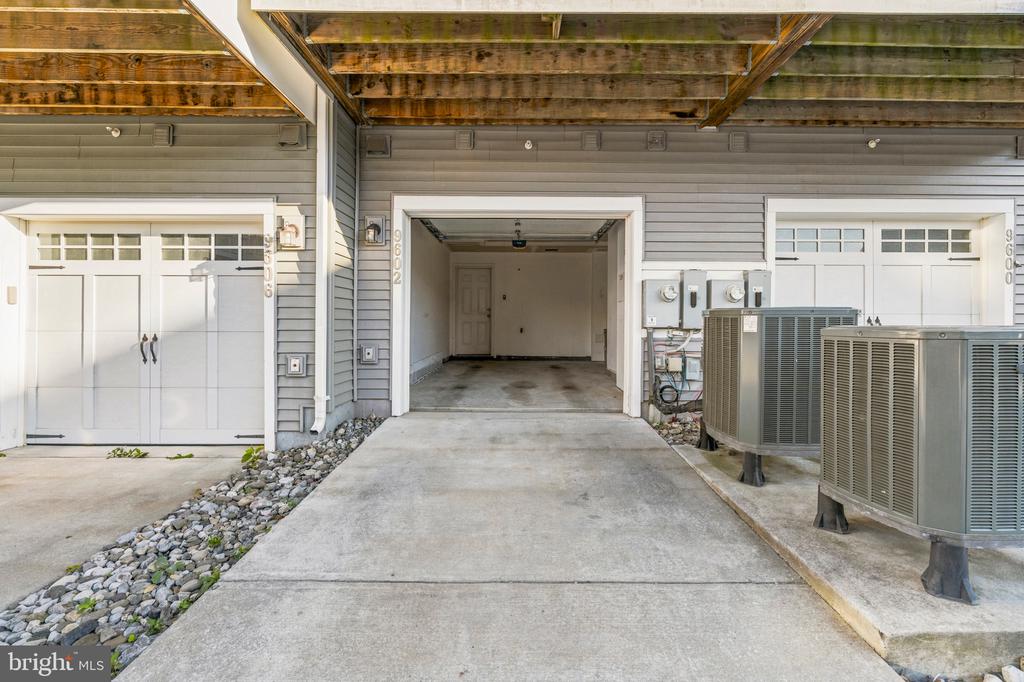 9602 TEALBRIAR DRIVE