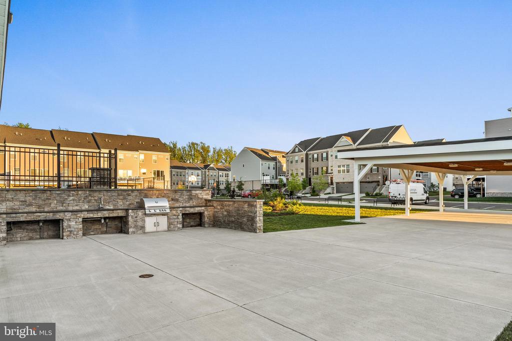 7709 PRESIDENTIAL PARKWAY