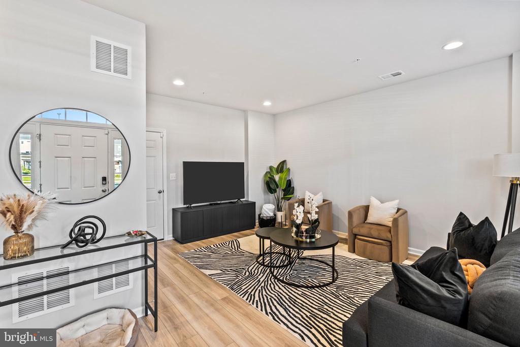 7709 PRESIDENTIAL PARKWAY