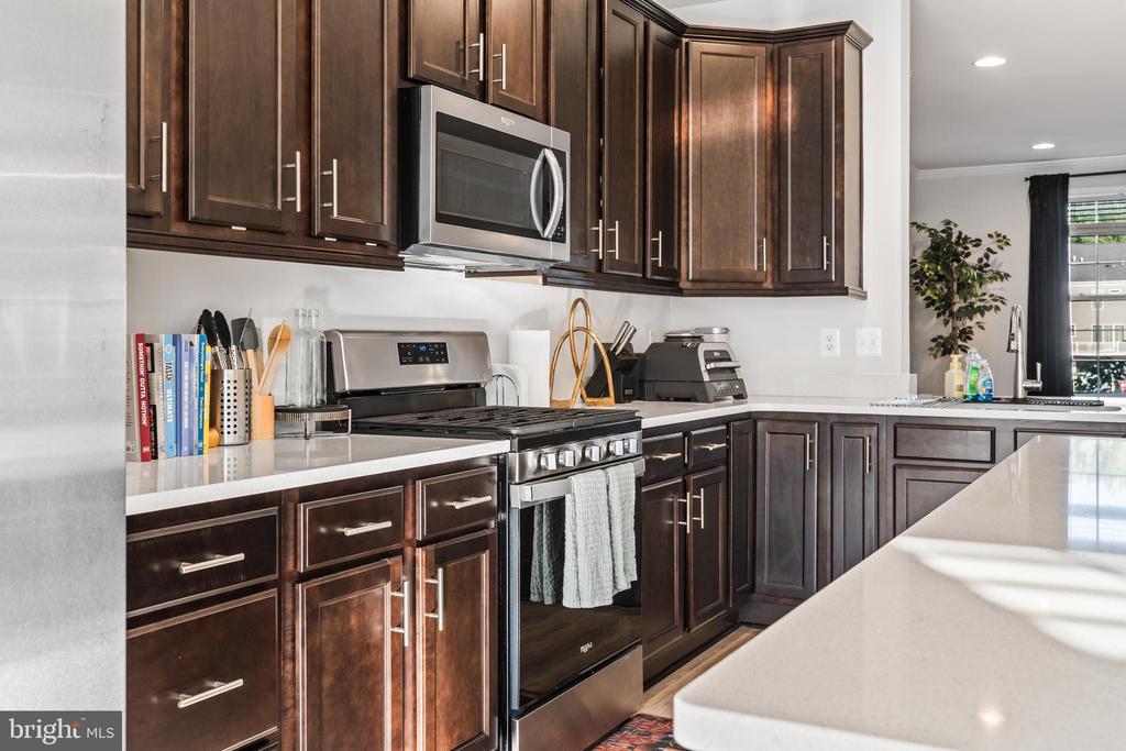 7709 PRESIDENTIAL PARKWAY