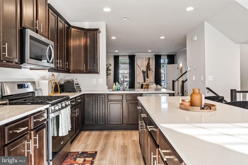 7709 PRESIDENTIAL PARKWAY