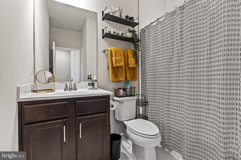 7709 PRESIDENTIAL PARKWAY