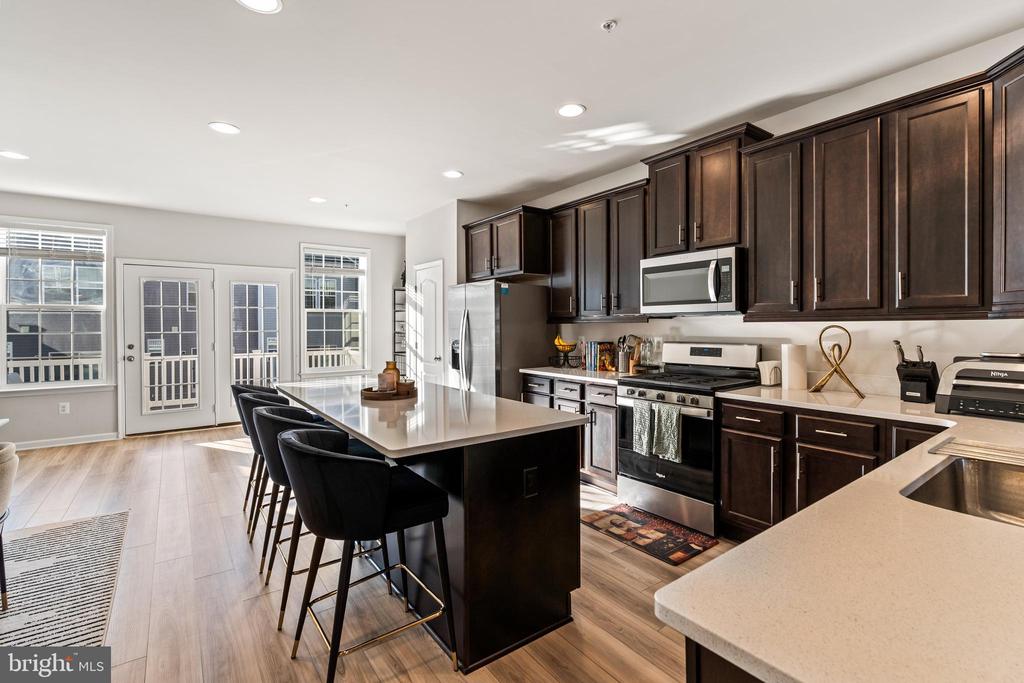 7709 PRESIDENTIAL PARKWAY