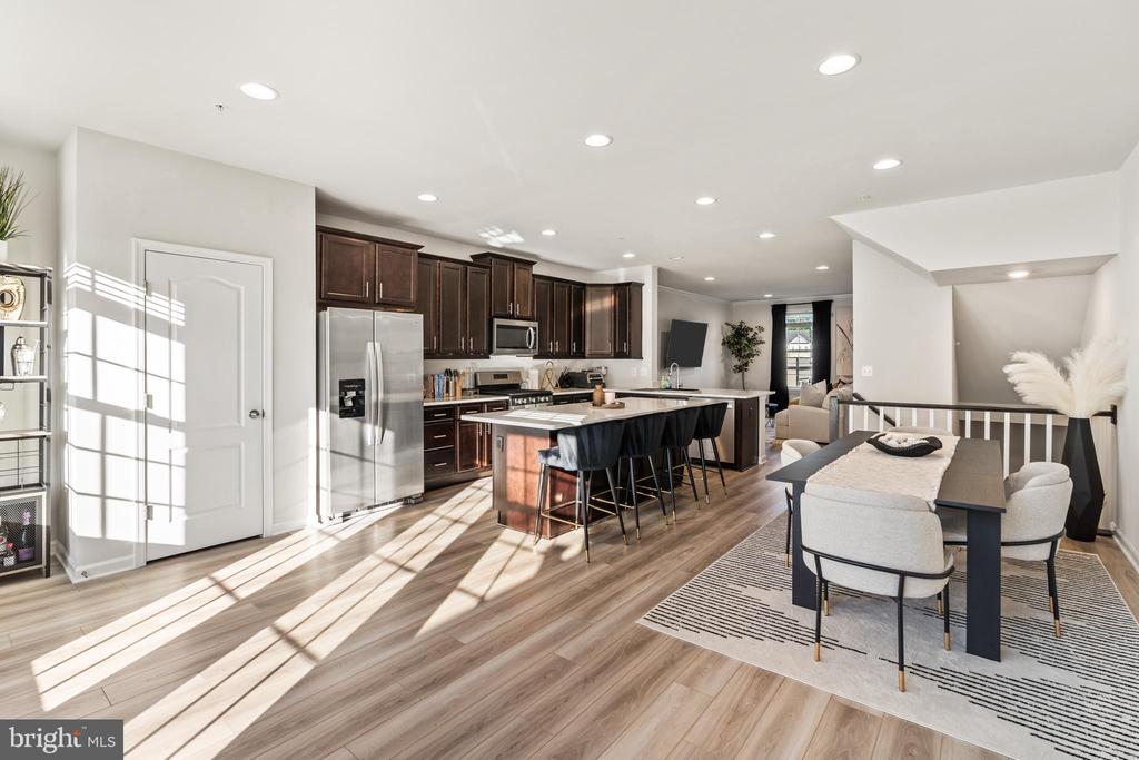 7709 PRESIDENTIAL PARKWAY