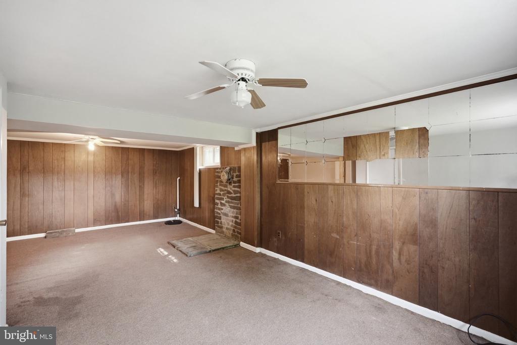 23 DAIMLER DRIVE
