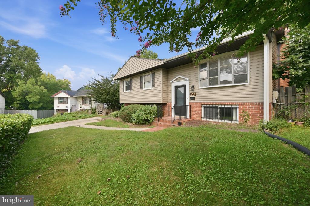 23 DAIMLER DRIVE