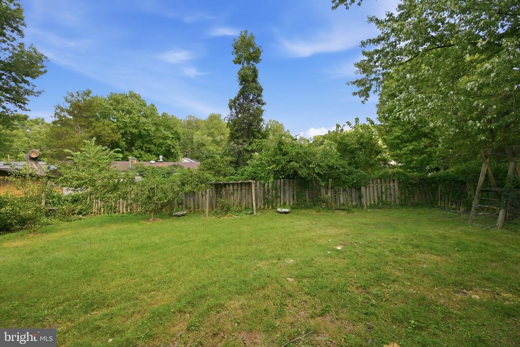 23 DAIMLER DRIVE