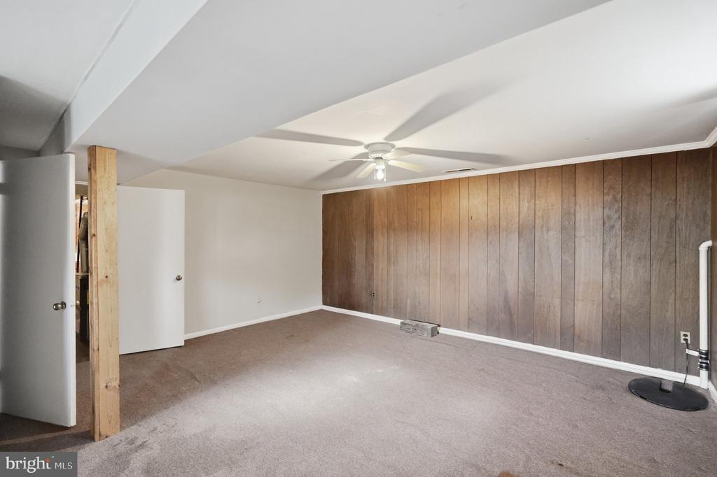 23 DAIMLER DRIVE